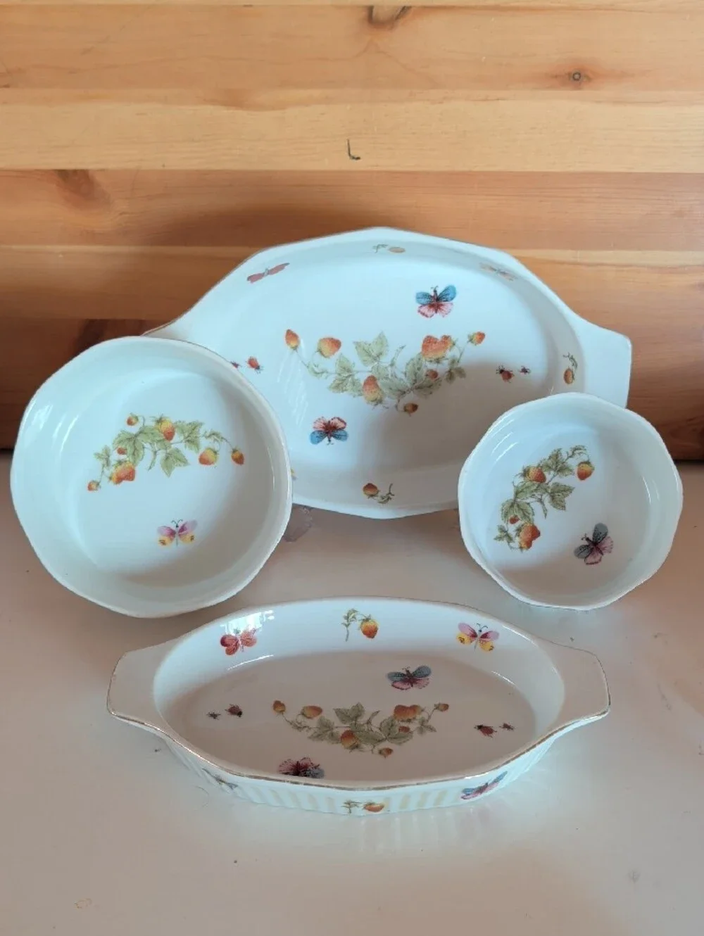4 pcs.Oven To Table, White Ceramic Fruit & Butterfly. 7124-7122-6070-6970.